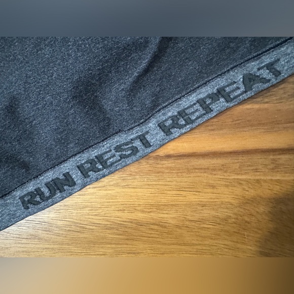 Old Navy Tops - Old Navy Active performance top, size Med